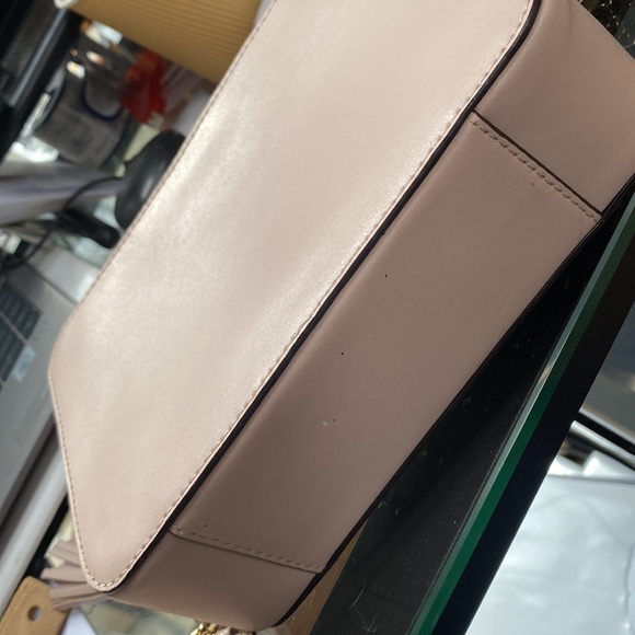 Michael Kors pink shoulder bag with matching wallet. Excellent condition! - Picture 11 of 11